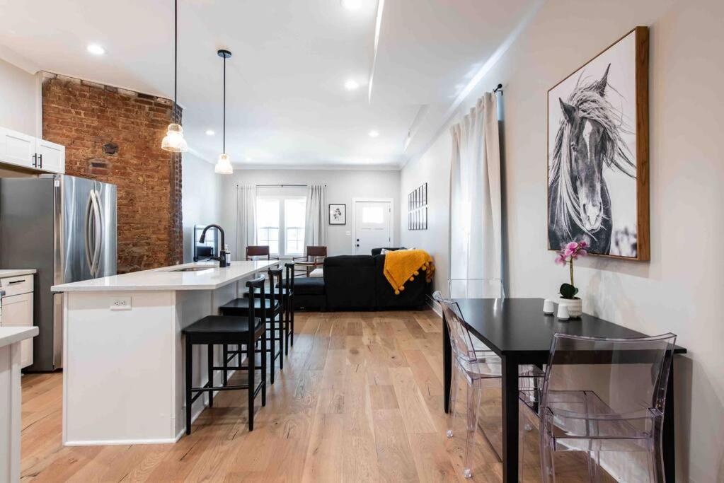 Newly Renovated 3 Bedroom Shelby Park Home **Free Parking** 路易斯威尔 外观 照片