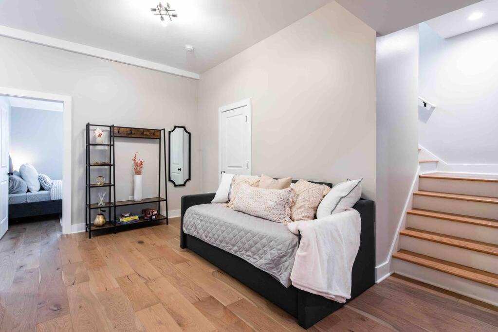 Newly Renovated 3 Bedroom Shelby Park Home **Free Parking** 路易斯威尔 外观 照片