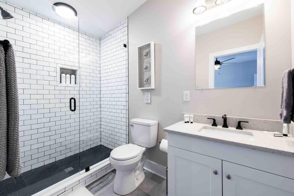 Newly Renovated 3 Bedroom Shelby Park Home **Free Parking** 路易斯威尔 外观 照片