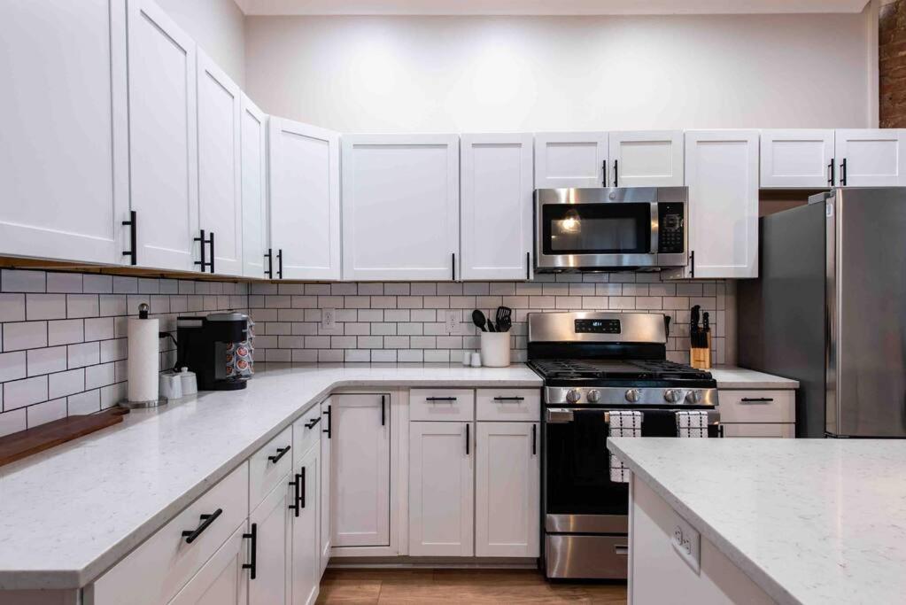 Newly Renovated 3 Bedroom Shelby Park Home **Free Parking** 路易斯威尔 外观 照片