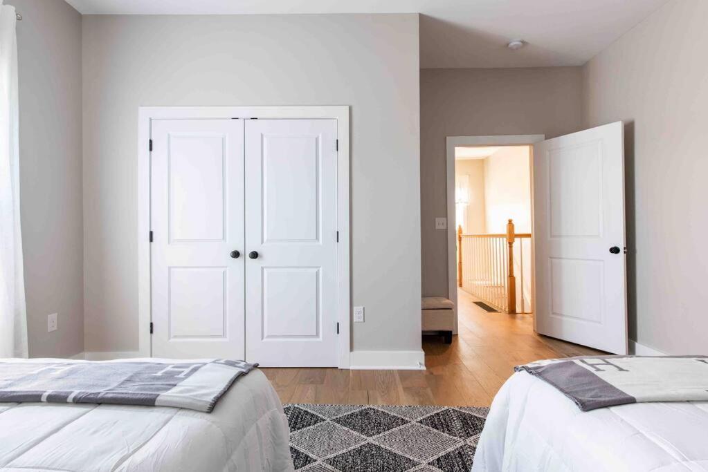 Newly Renovated 3 Bedroom Shelby Park Home **Free Parking** 路易斯威尔 外观 照片